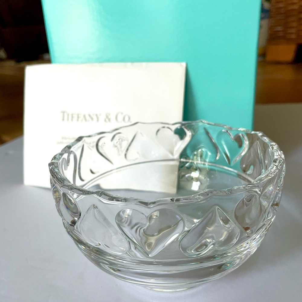 TIFFANY & CO 90s Lead Crystal Small Bowl Heart Motif Curved Edge